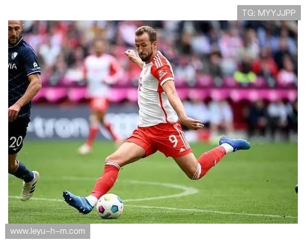 哈里·凯恩与莱万巅峰期对比：全能中锋与终结机器的核心差异