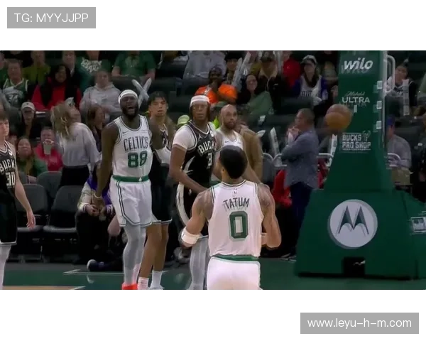 扬尼斯挡拆拉开防线助雄鹿效率提升明显，关键时刻得分爆发