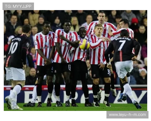 人墙规则详解：防守方在任意球时必须退至规定距离