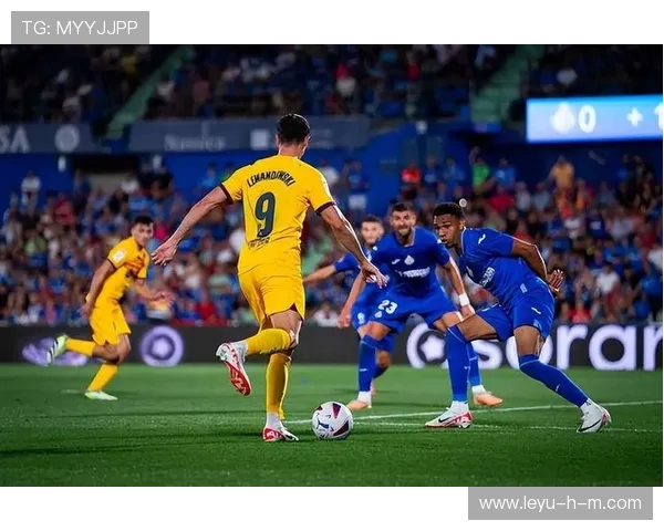 卡斯尔无球跑动制造错位，提升魔术外线进攻效率